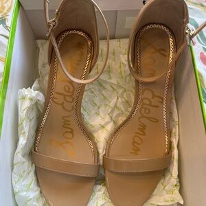 Sam Edelman, beige patent heel size 8